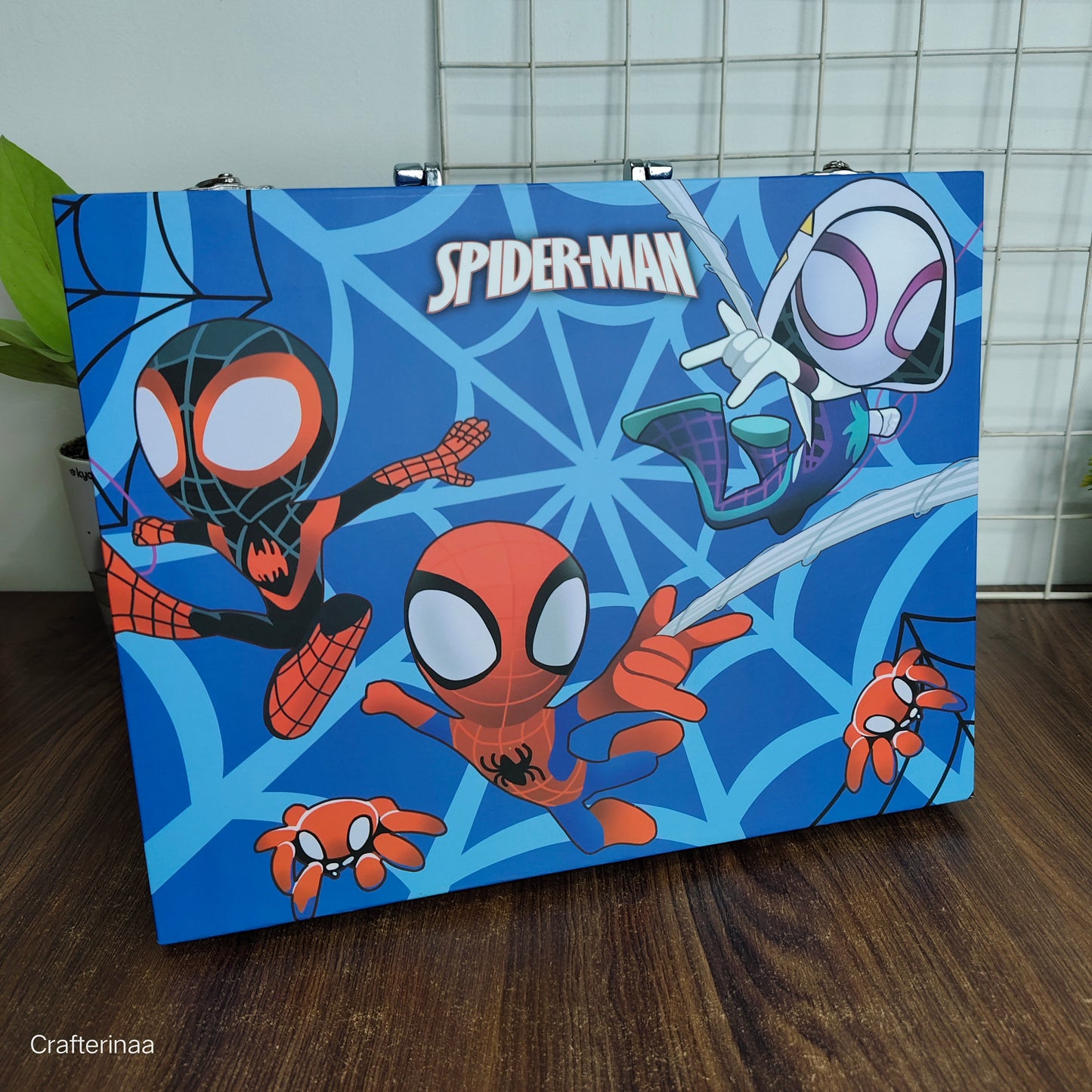 Kids Cartoon Crayon Case – Large Metal Crayon